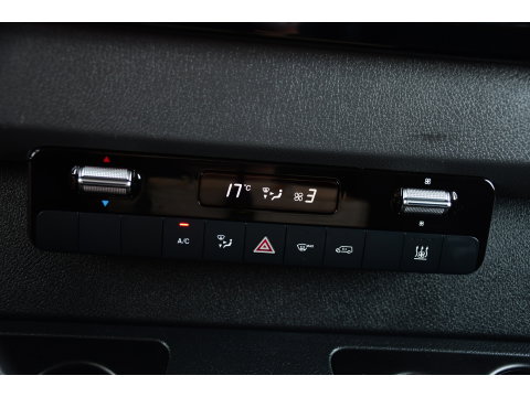 Mercedes-Benz Sprinter 319 3.0 CDI L2H2 Black Edition Adaptieve Cruise, 360 Camera, Carplay, 190pk, LED, 10,5'' Mbux, Automaat, 3500kg Trekhaak, Dodehoek, 2 x Geveerde stoel, Uniek!