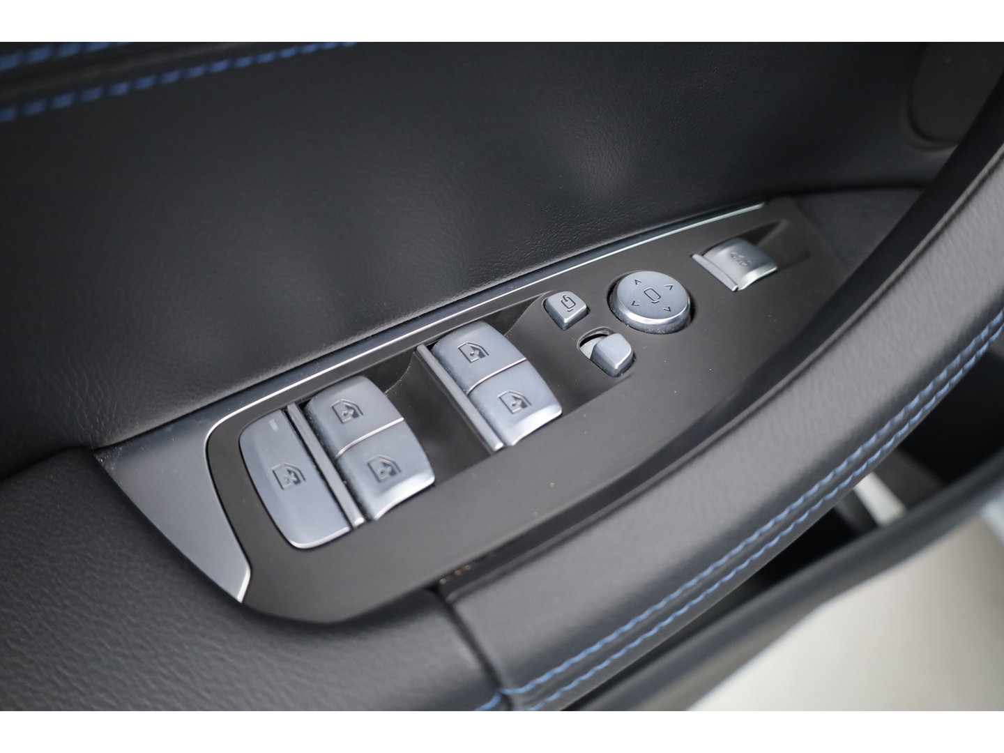 BMW X3 xDrive30e M-Sport Pro | Rijklaar! | S/K-Dak | Leder+Memory | Shadowline | HUD | Dodehoek | Stoelverw. | 360*+PDC | Sfeerverl. | Cruise | LED | 20'' | Elek. Klep | Dig. Cockpit | NAV+App.Connect V
