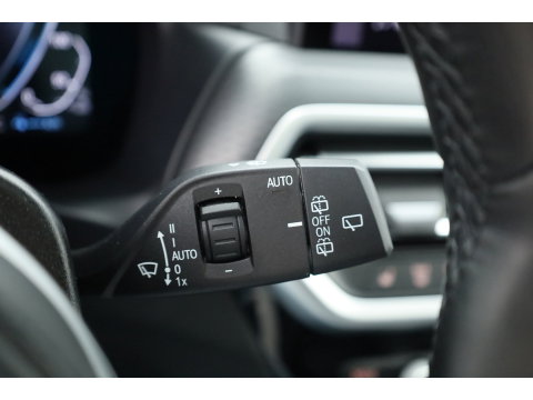 BMW X3 xDrive30e M-Sport Pro | Rijklaar! | S/K-Dak | Leder+Memory | Shadowline | HUD | Dodehoek | Stoelverw. | 360*+PDC | Sfeerverl. | Cruise | LED | 20'' | Elek. Klep | Dig. Cockpit | NAV+App.Connect V