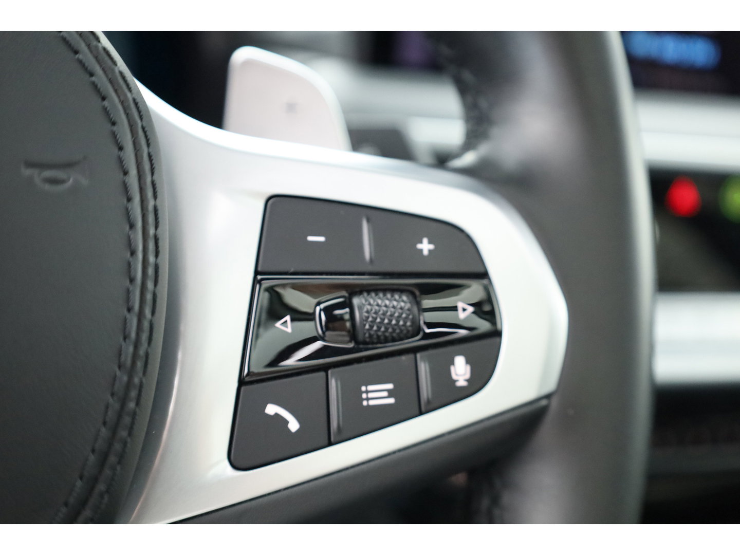 BMW X3 xDrive30e M-Sport Pro | Rijklaar! | S/K-Dak | Leder+Memory | Shadowline | HUD | Dodehoek | Stoelverw. | 360*+PDC | Sfeerverl. | Cruise | LED | 20'' | Elek. Klep | Dig. Cockpit | NAV+App.Connect V