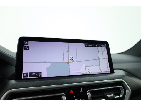 BMW X3 xDrive30e M-Sport Pro | Rijklaar! | S/K-Dak | Leder+Memory | Shadowline | HUD | Dodehoek | Stoelverw. | 360*+PDC | Sfeerverl. | Cruise | LED | 20'' | Elek. Klep | Dig. Cockpit | NAV+App.Connect V