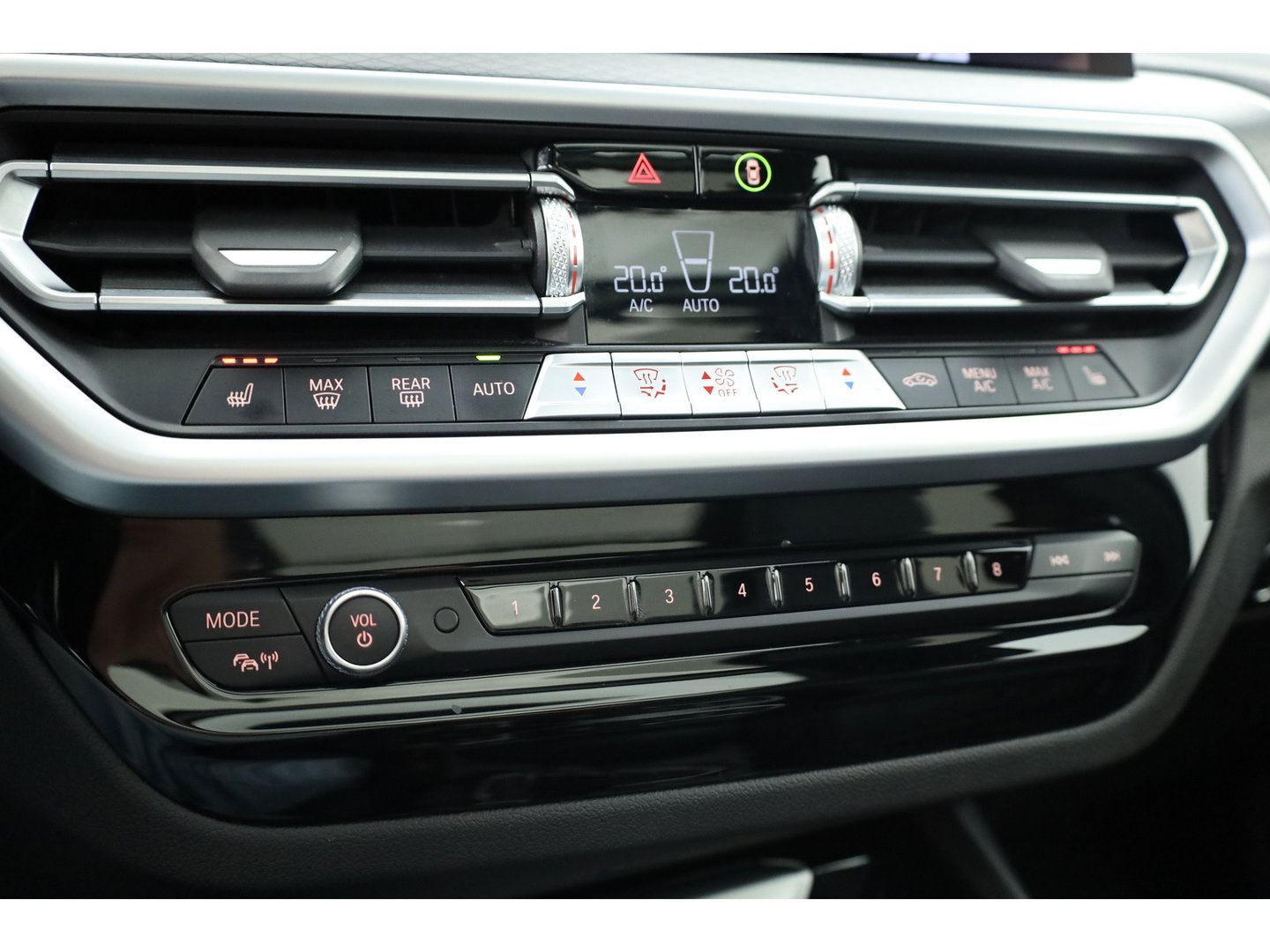 BMW X3 xDrive30e M-Sport Pro | Rijklaar! | S/K-Dak | Leder+Memory | Shadowline | HUD | Dodehoek | Stoelverw. | 360*+PDC | Sfeerverl. | Cruise | LED | 20'' | Elek. Klep | Dig. Cockpit | NAV+App.Connect V