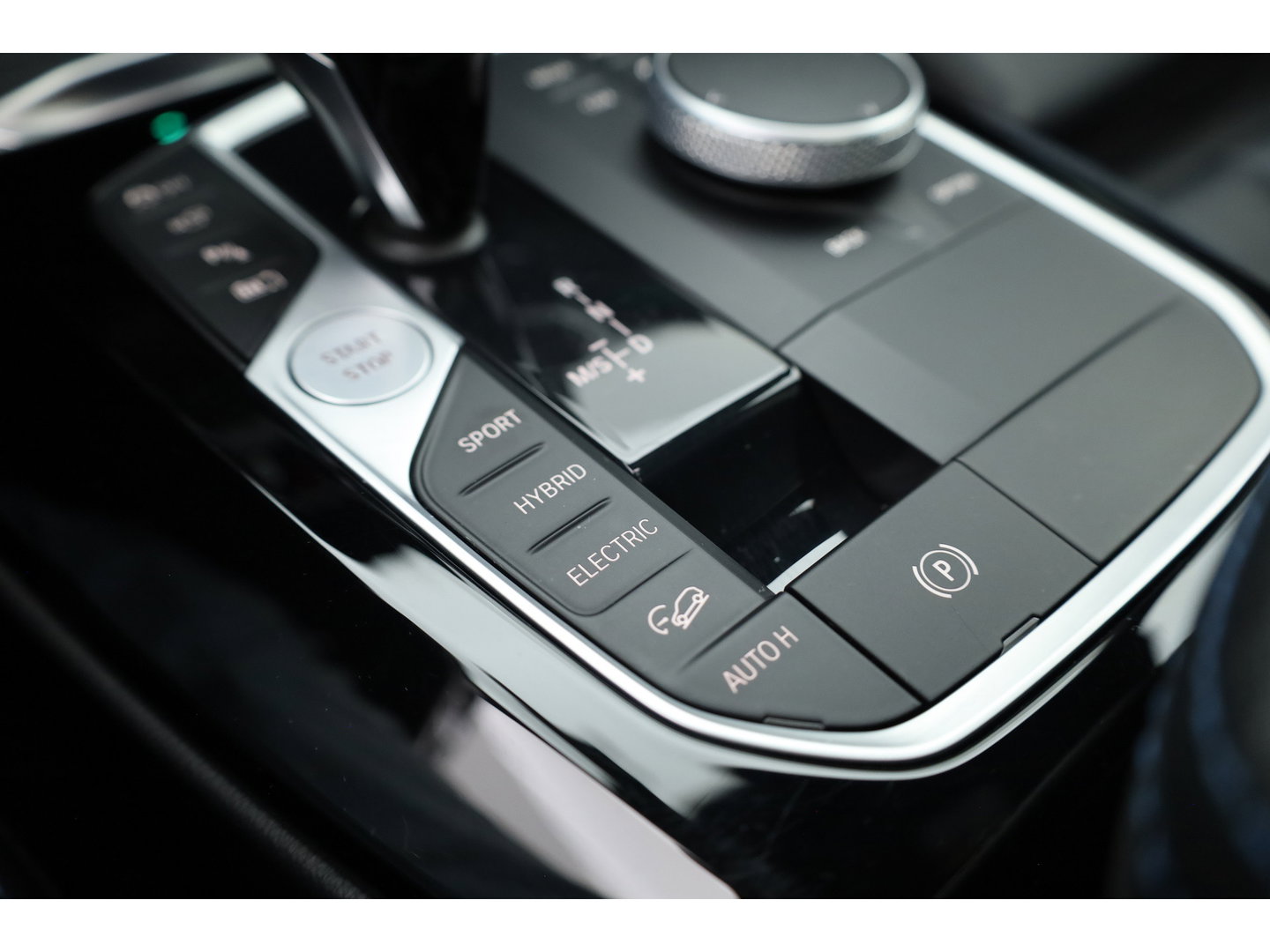 BMW X3 xDrive30e M-Sport Pro | Rijklaar! | S/K-Dak | Leder+Memory | Shadowline | HUD | Dodehoek | Stoelverw. | 360*+PDC | Sfeerverl. | Cruise | LED | 20'' | Elek. Klep | Dig. Cockpit | NAV+App.Connect V