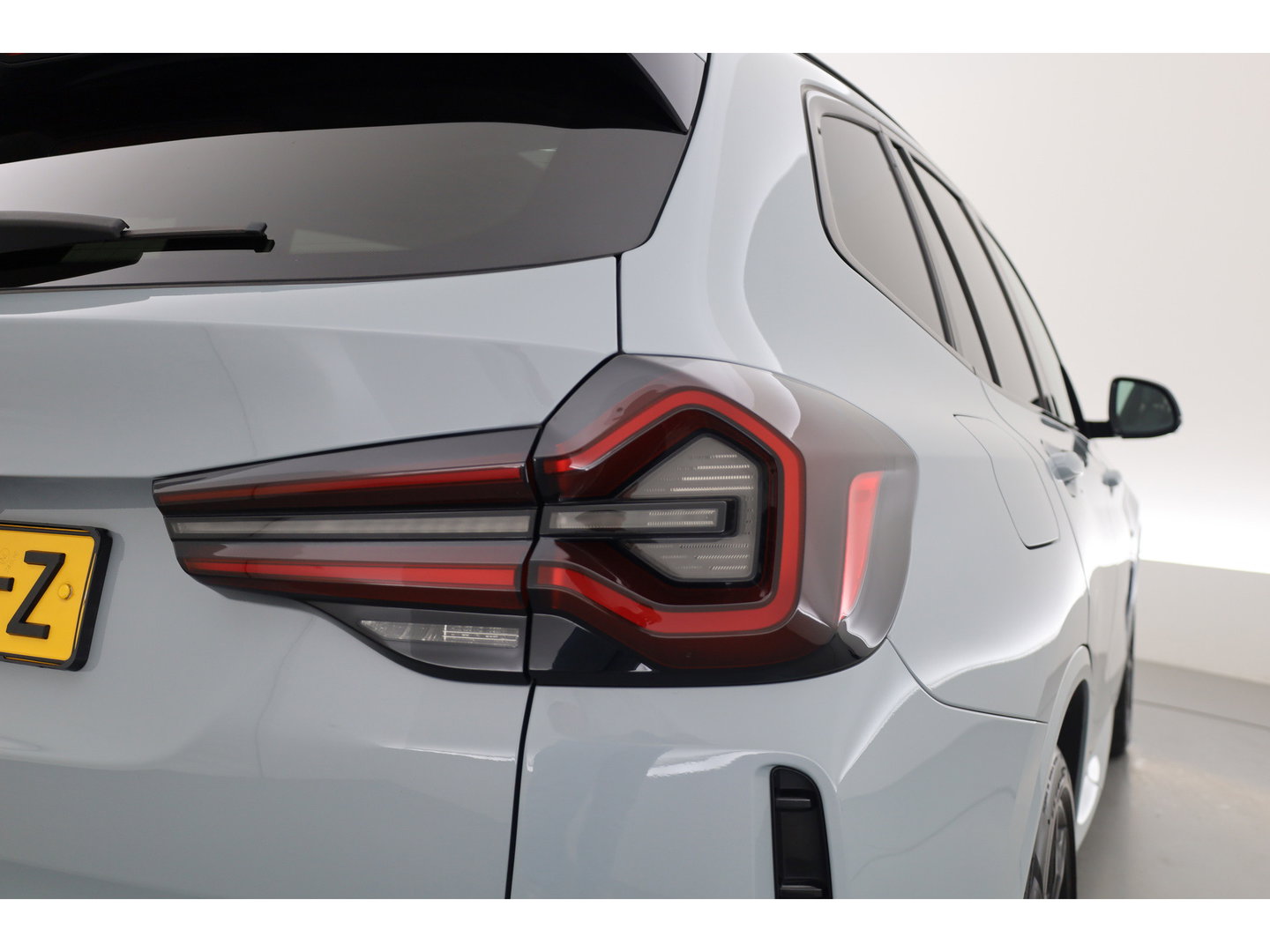 BMW X3 xDrive30e M-Sport Pro | Rijklaar! | S/K-Dak | Leder+Memory | Shadowline | HUD | Dodehoek | Stoelverw. | 360*+PDC | Sfeerverl. | Cruise | LED | 20'' | Elek. Klep | Dig. Cockpit | NAV+App.Connect V