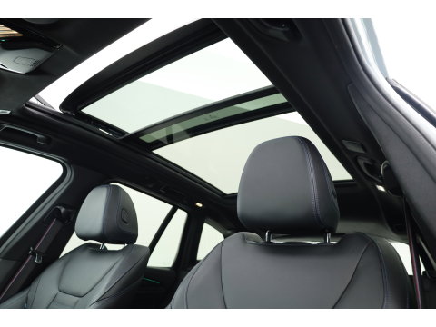 BMW X3 xDrive30e M-Sport Pro | Rijklaar! | S/K-Dak | Leder+Memory | Shadowline | HUD | Dodehoek | Stoelverw. | 360*+PDC | Sfeerverl. | Cruise | LED | 20'' | Elek. Klep | Dig. Cockpit | NAV+App.Connect V