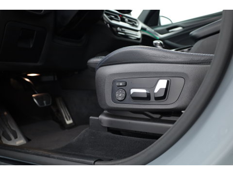 BMW X3 xDrive30e M-Sport Pro | Rijklaar! | S/K-Dak | Leder+Memory | Shadowline | HUD | Dodehoek | Stoelverw. | 360*+PDC | Sfeerverl. | Cruise | LED | 20'' | Elek. Klep | Dig. Cockpit | NAV+App.Connect V