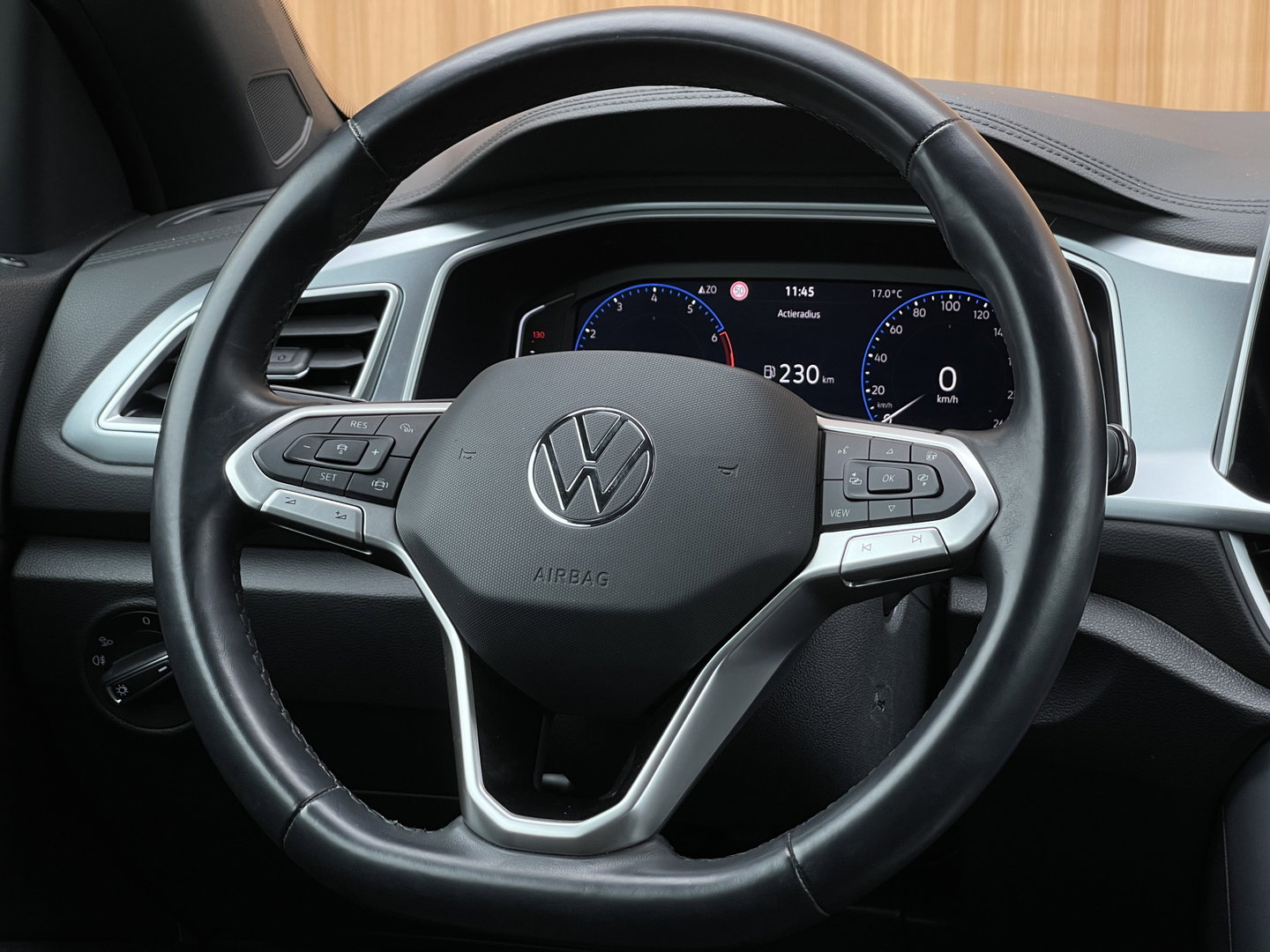 Volkswagen T-Roc Cabrio 1.5 TSI R-Line Uitstraling | Apple Carplay | Stuurwielverwarming | Keyless | DAB | Achteruitrijcamera | IQ Light |
