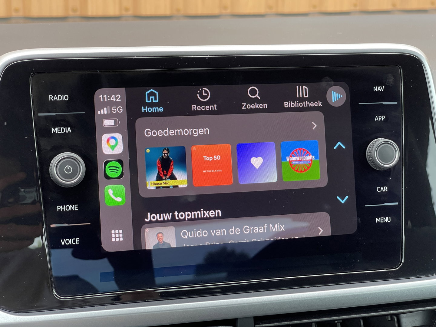 Volkswagen T-Roc Cabrio 1.5 TSI R-Line Uitstraling | Apple Carplay | Stuurwielverwarming | Keyless | DAB | Achteruitrijcamera | IQ Light |
