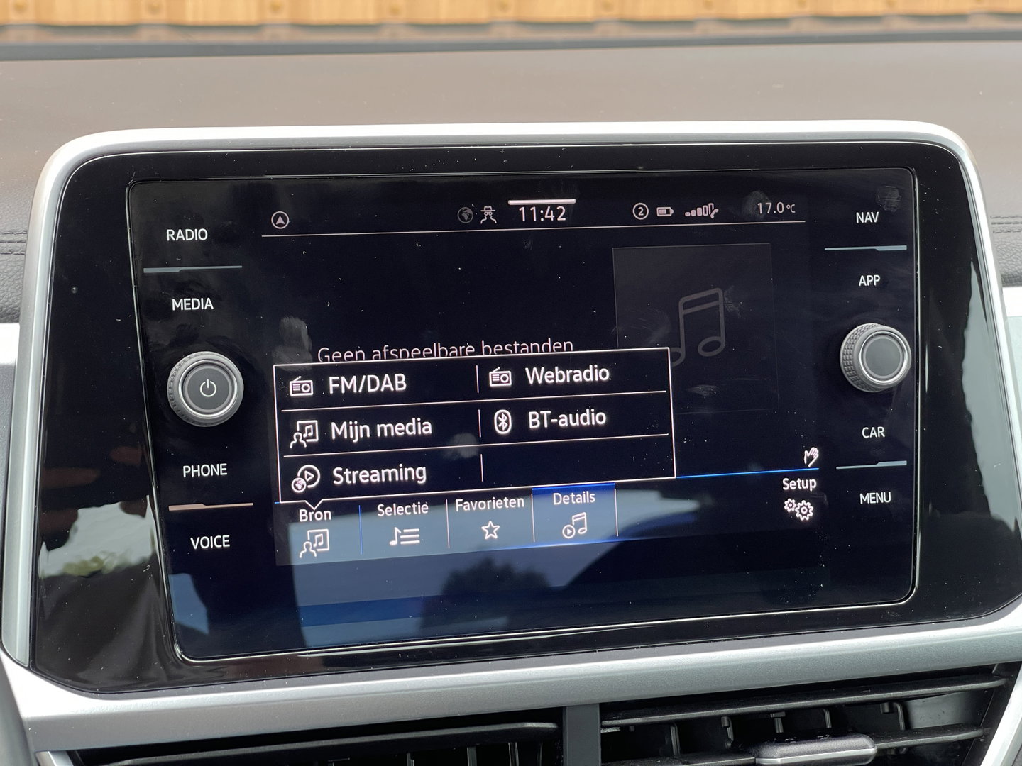 Volkswagen T-Roc Cabrio 1.5 TSI R-Line Uitstraling | Apple Carplay | Stuurwielverwarming | Keyless | DAB | Achteruitrijcamera | IQ Light |