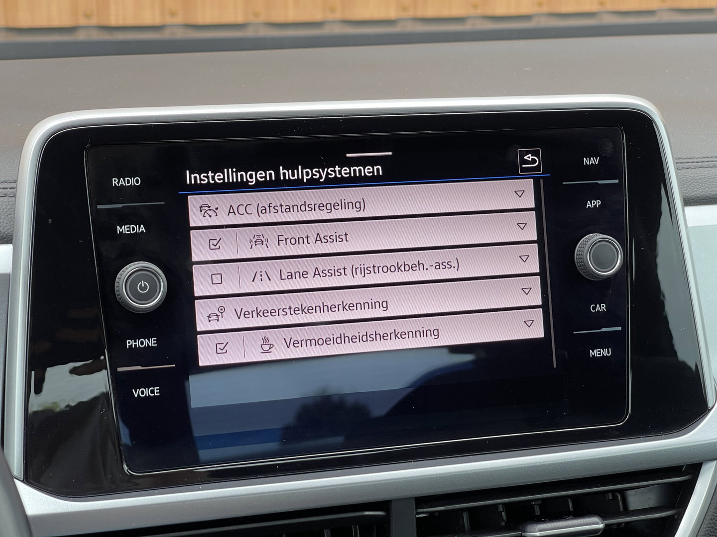 Volkswagen T-Roc Cabrio 1.5 TSI R-Line Uitstraling | Apple Carplay | Stuurwielverwarming | Keyless | DAB | Achteruitrijcamera | IQ Light |