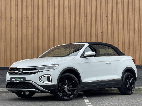 Volkswagen T-Roc Cabrio 1.5 TSI R-Line Uitstraling | Apple Carplay | Stuurwielverwarming | Keyless | DAB | Achteruitrijcamera | IQ Light |