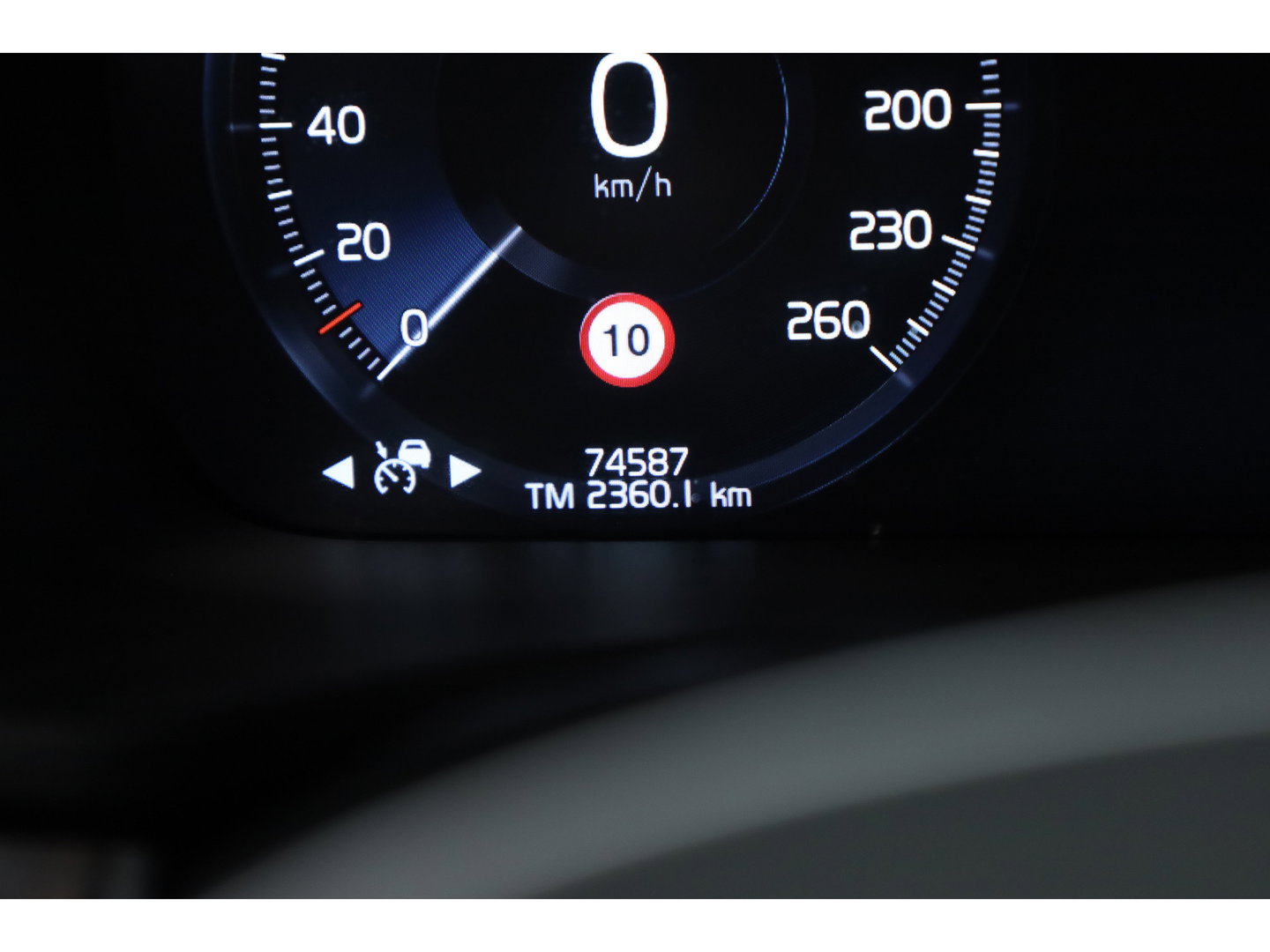 Volvo V60 T8 Recharge AWD R-Design | SOH 97,4% | Memory Seats | Elek. Trekhaak | Pilot Assist | Stoel- Stuurverw. | H&K Audio | Camera + PDC |