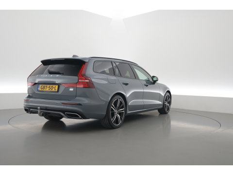 Volvo V60 T8 Recharge AWD R-Design | SOH 97,4% | Memory Seats | Elek. Trekhaak | Pilot Assist | Stoel- Stuurverw. | H&K Audio | Camera + PDC |