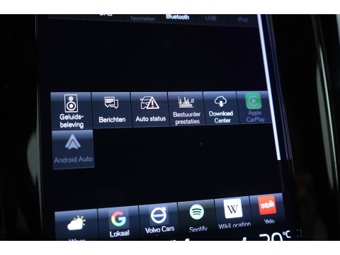 Volvo V60 T8 Recharge AWD R-Design | SOH 97,4% | Memory Seats | Elek. Trekhaak | Pilot Assist | Stoel- Stuurverw. | H&K Audio | Camera + PDC |