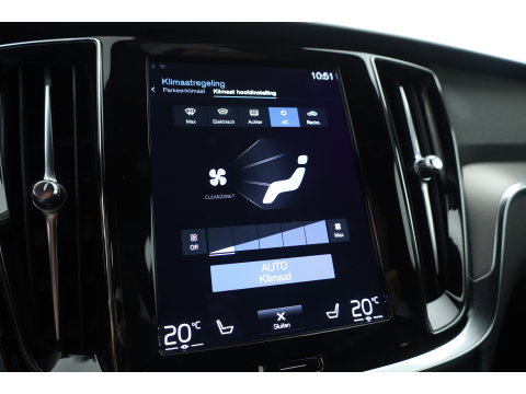 Volvo V60 T8 Recharge AWD R-Design | SOH 97,4% | Memory Seats | Elek. Trekhaak | Pilot Assist | Stoel- Stuurverw. | H&K Audio | Camera + PDC |