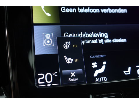 Volvo V60 T8 Recharge AWD R-Design | SOH 97,4% | Memory Seats | Elek. Trekhaak | Pilot Assist | Stoel- Stuurverw. | H&K Audio | Camera + PDC |