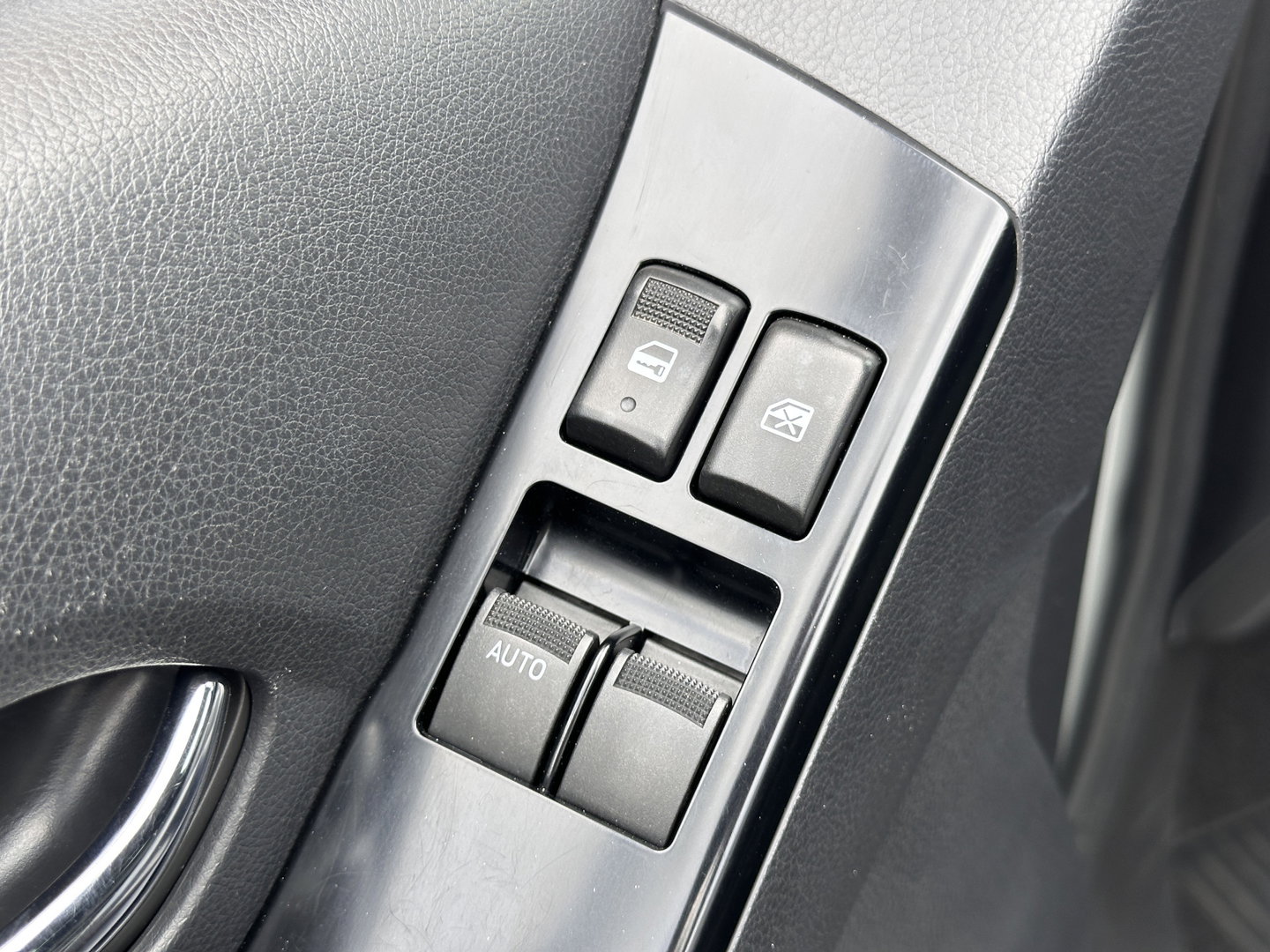 Isuzu D-max 1.9 Extended Cab LS | 4x4 | 3500 Kg trekken | Airconditioning | Cruise control | DAB+ | Trekhaak |