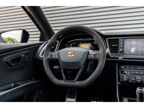 SEAT Leon ST 2.0 TSI CUPRA R 4DRIVE PANO CARBON BREMBO BEATS