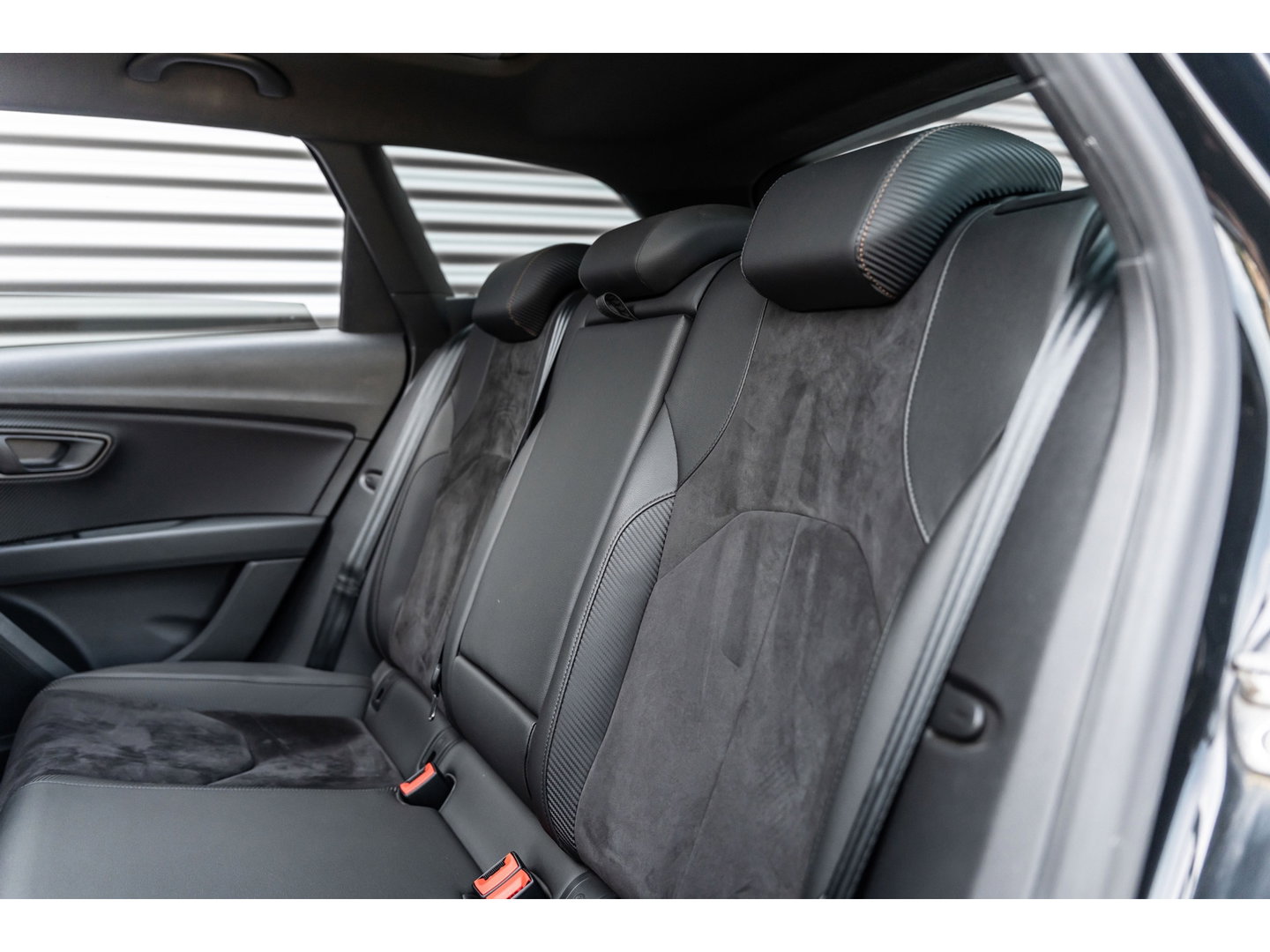 SEAT Leon ST 2.0 TSI CUPRA R 4DRIVE PANO CARBON BREMBO BEATS