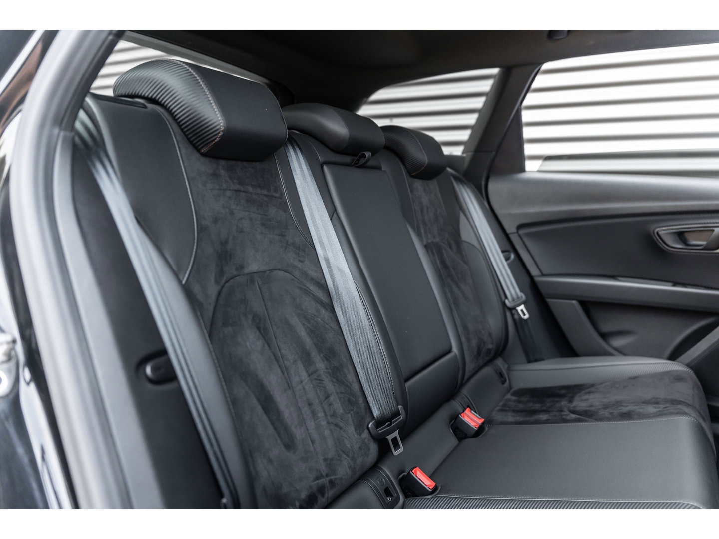 SEAT Leon ST 2.0 TSI CUPRA R 4DRIVE PANO CARBON BREMBO BEATS