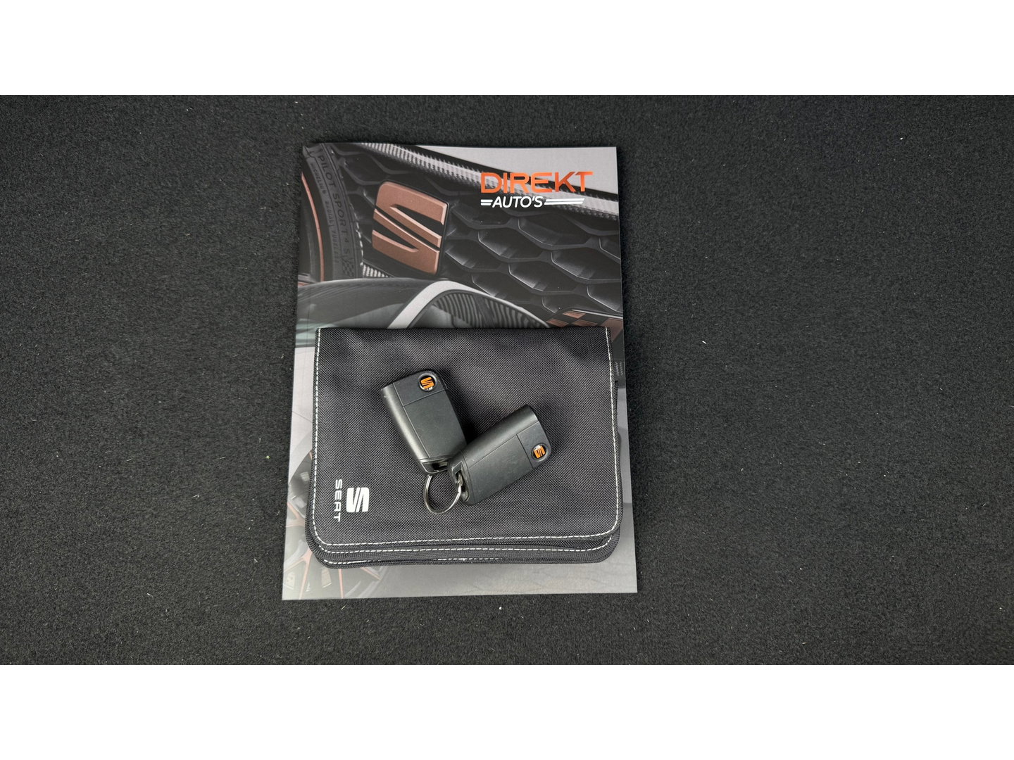 SEAT Leon ST 2.0 TSI CUPRA R 4DRIVE PANO CARBON BREMBO BEATS