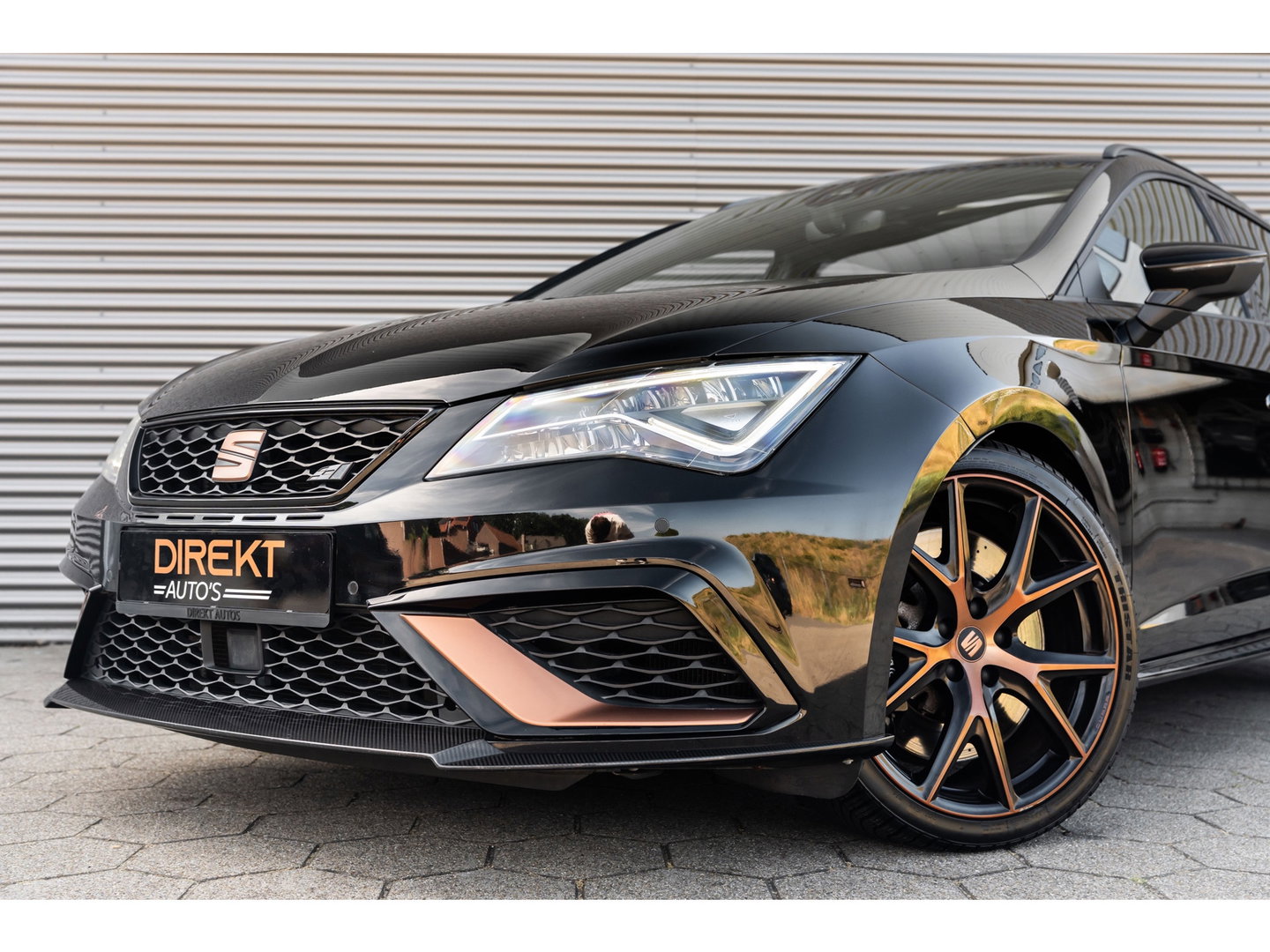 SEAT Leon ST 2.0 TSI CUPRA R 4DRIVE PANO CARBON BREMBO BEATS