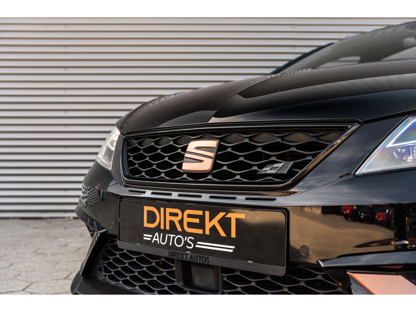 SEAT Leon ST 2.0 TSI CUPRA R 4DRIVE PANO CARBON BREMBO BEATS