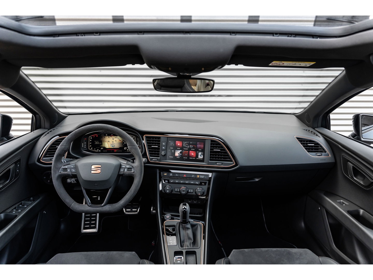 SEAT Leon ST 2.0 TSI CUPRA R 4DRIVE PANO CARBON BREMBO BEATS