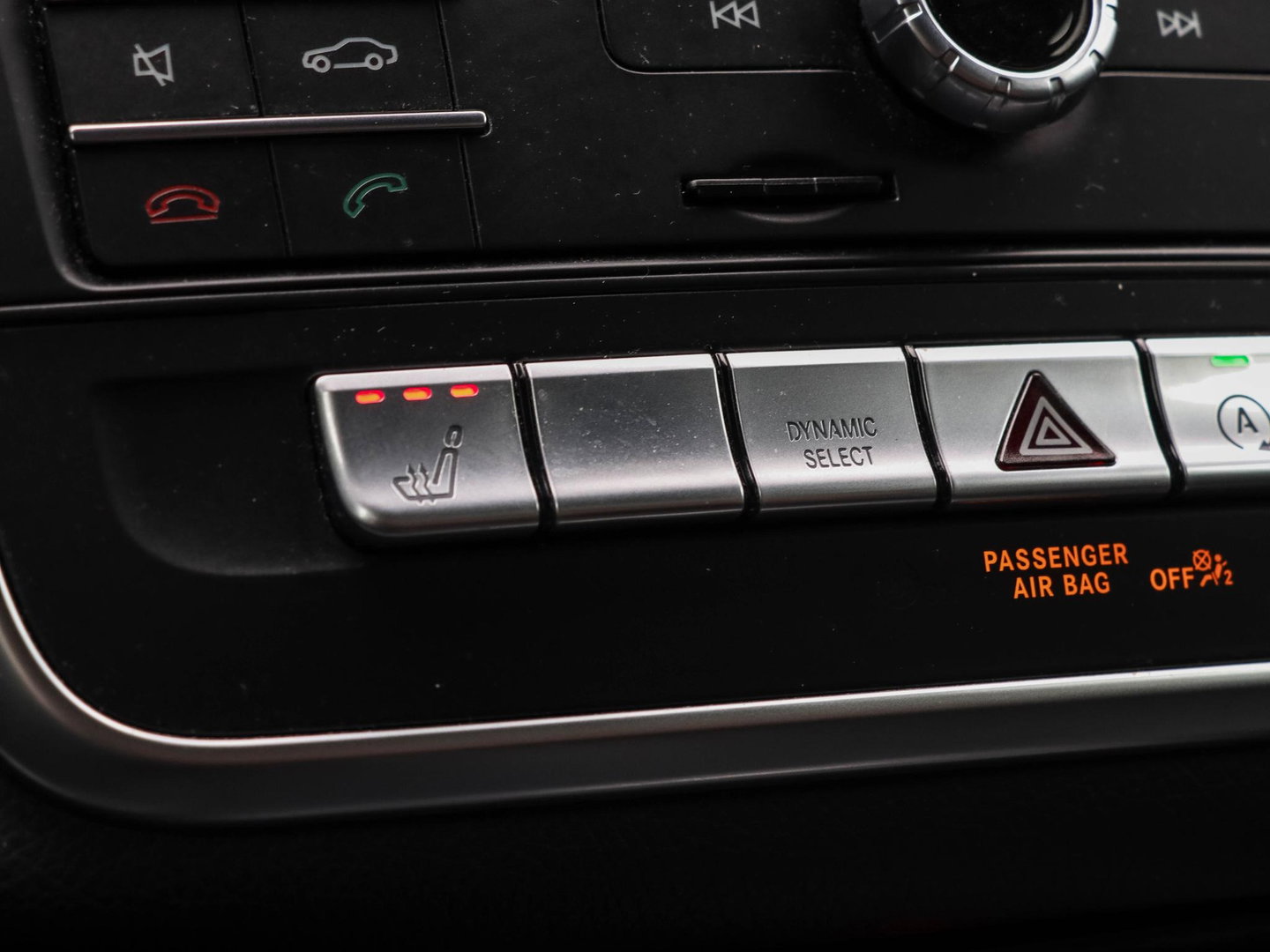 Mercedes-Benz GLA 180 Activity Edition Automaat Leder