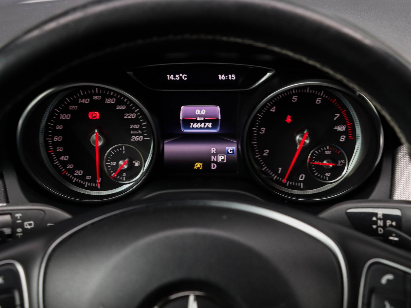 Mercedes-Benz GLA 180 Activity Edition Automaat Leder