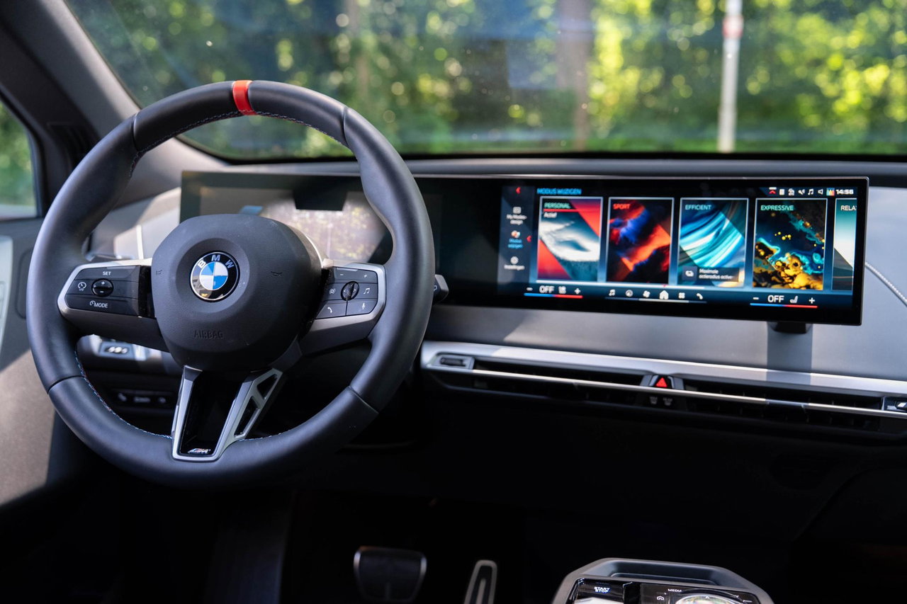 BMW iX