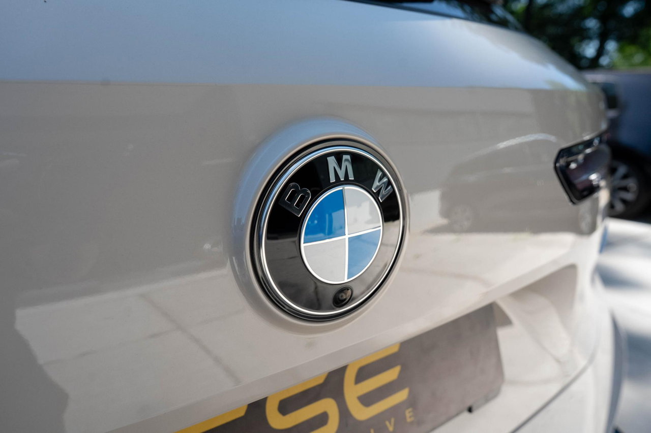 BMW iX