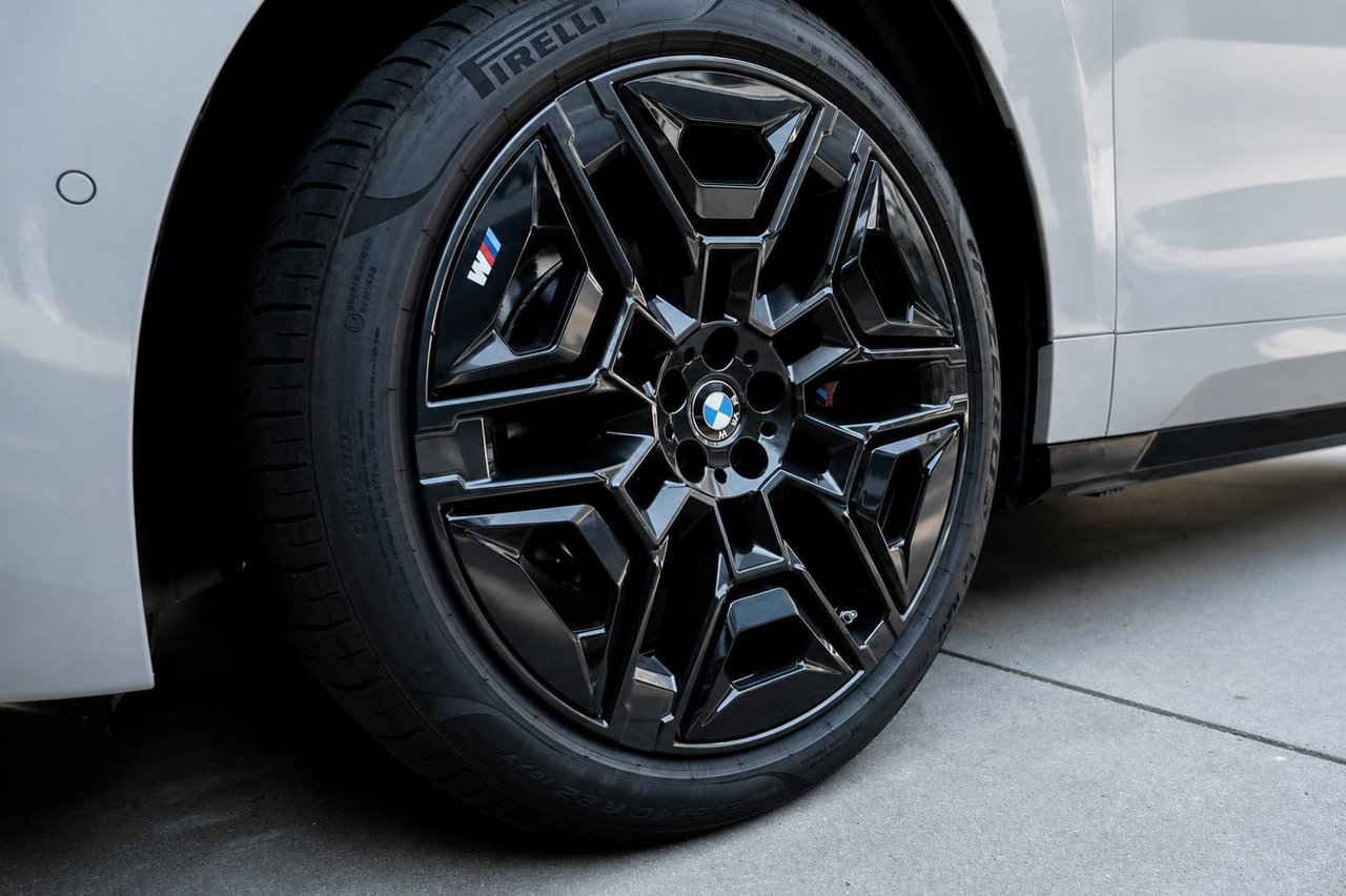 BMW iX