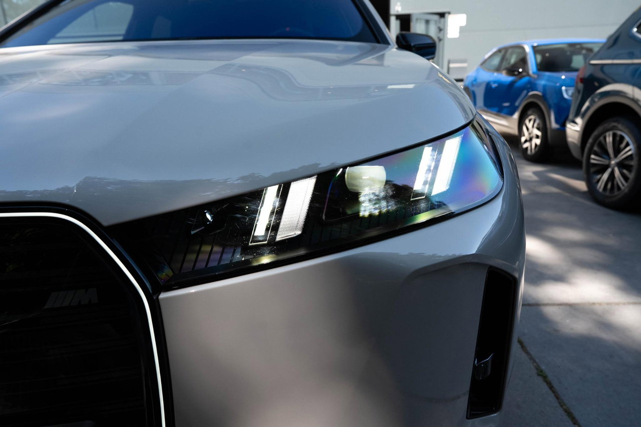 BMW iX