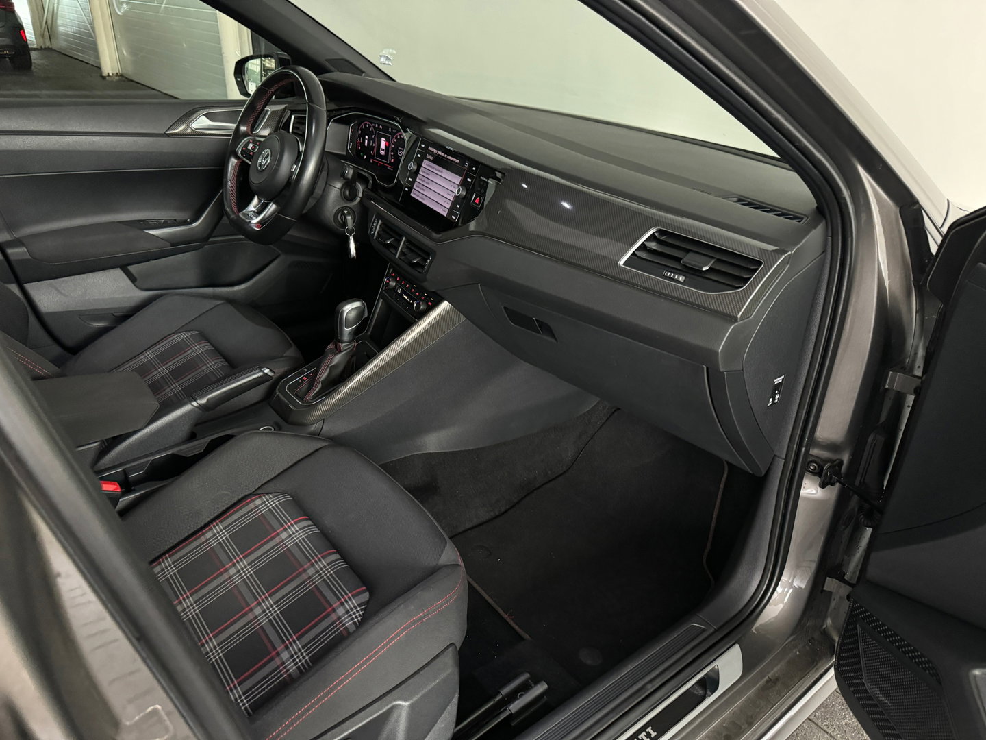 Volkswagen Polo 2.0 TSI GTI Pano|Sfeer|CarPlay|Virtual|ACC