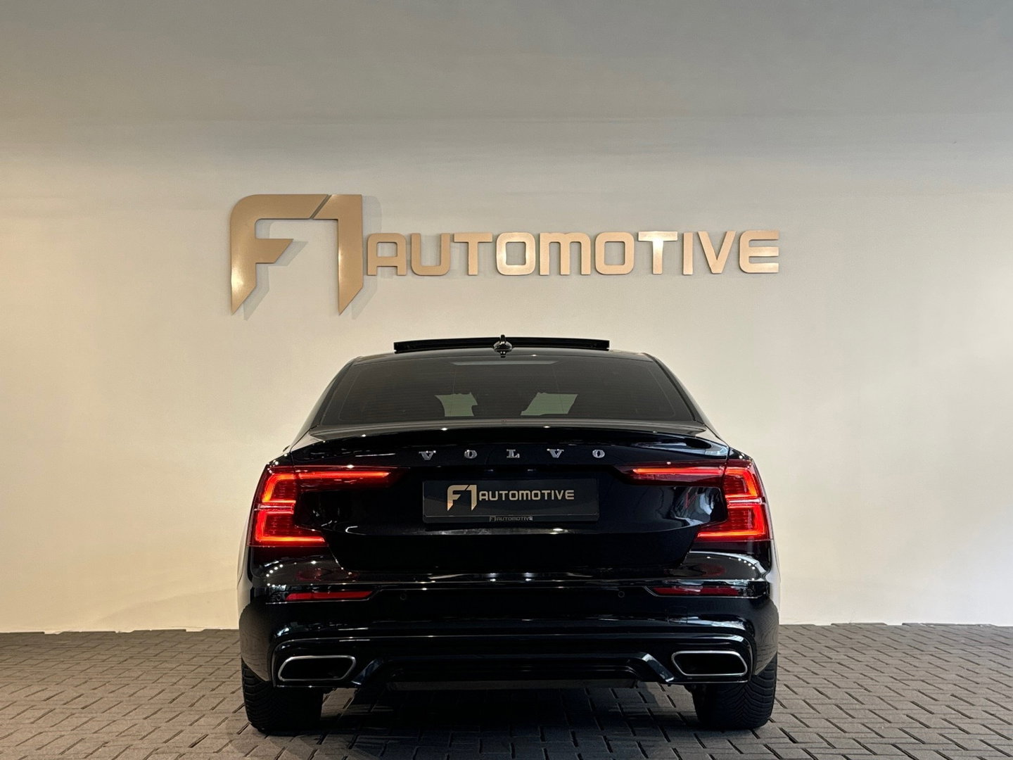Volvo S60 2.0 T6 AWD Twin Engine R-Design Pano|Memory|Camera