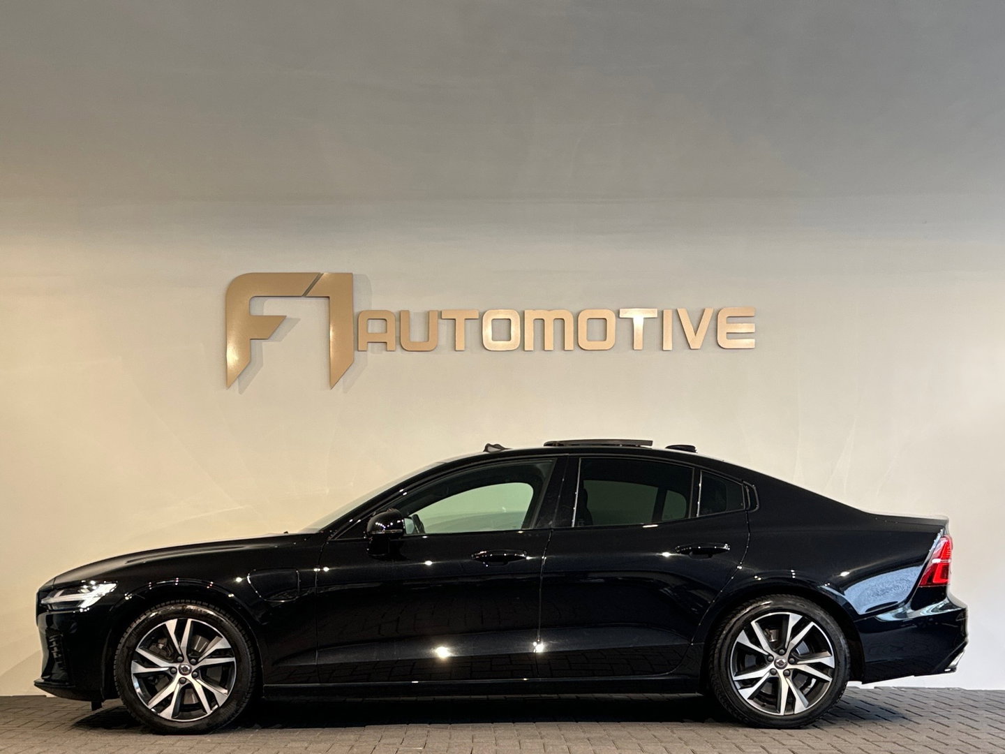 Volvo S60 2.0 T6 AWD Twin Engine R-Design Pano|Memory|Camera