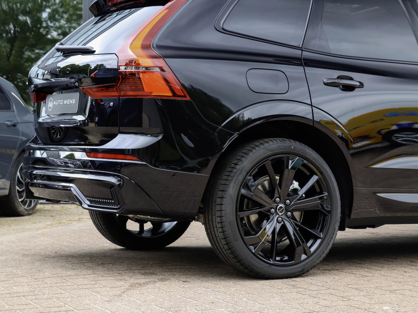 Volvo XC60 T6 AWD Ultra Black Edition Pano | NIEUW | 21'' dubbelspaaks | Getint glas