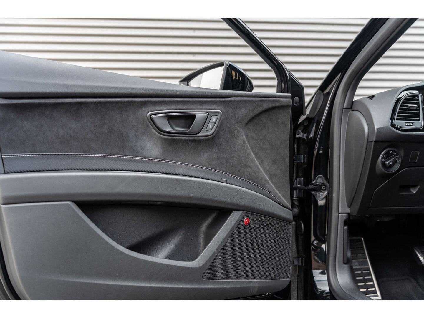 SEAT Leon 2.0 TSI CUPRA PERFORMANCE PANO BEATS BREMBO CAMERA