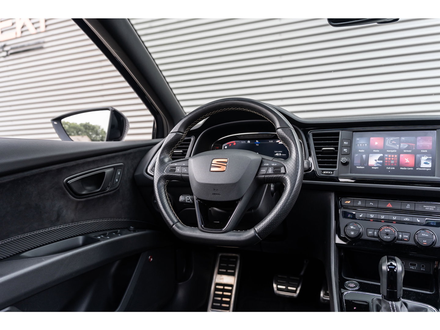 SEAT Leon 2.0 TSI CUPRA PERFORMANCE PANO BEATS BREMBO CAMERA