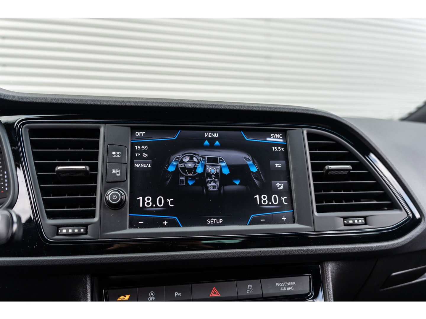 SEAT Leon 2.0 TSI CUPRA PERFORMANCE PANO BEATS BREMBO CAMERA