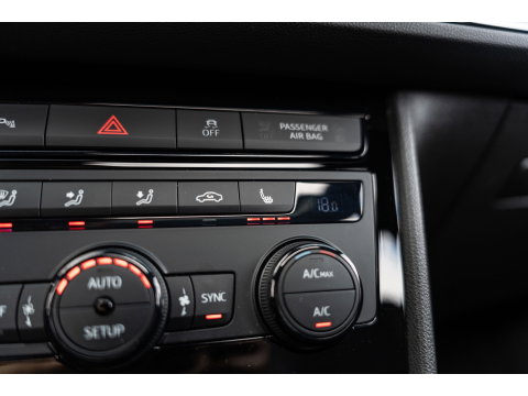 SEAT Leon 2.0 TSI CUPRA PERFORMANCE PANO BEATS BREMBO CAMERA