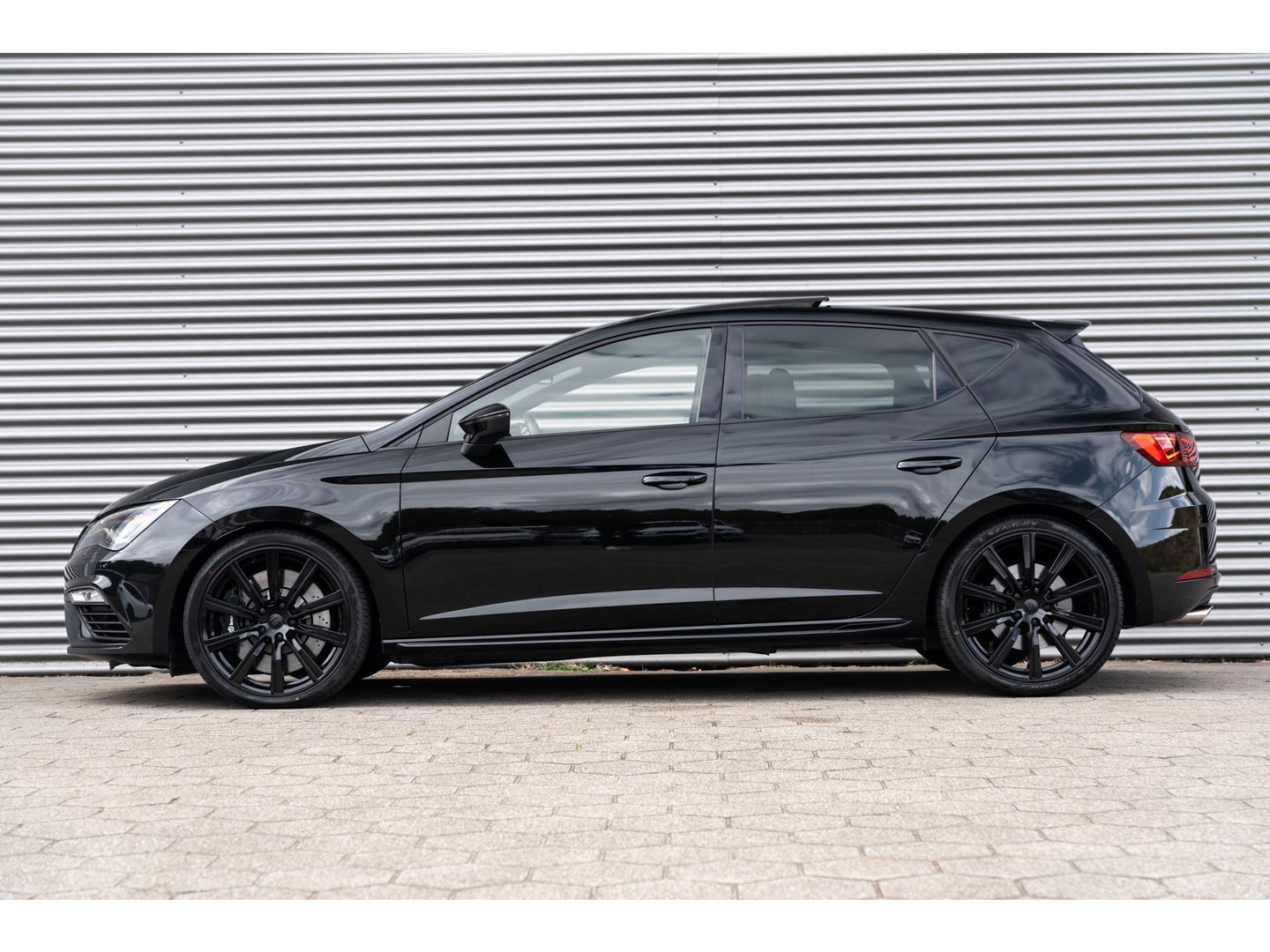 SEAT Leon 2.0 TSI CUPRA PERFORMANCE PANO BEATS BREMBO CAMERA
