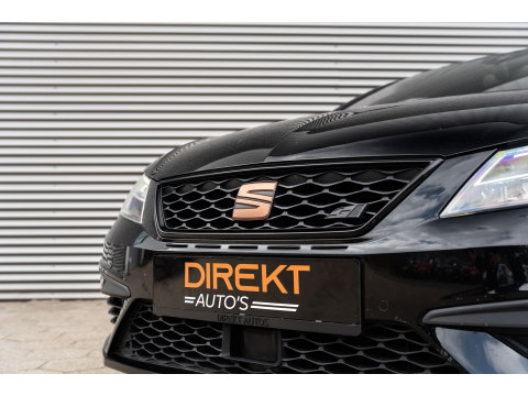 SEAT Leon 2.0 TSI CUPRA PERFORMANCE PANO BEATS BREMBO CAMERA
