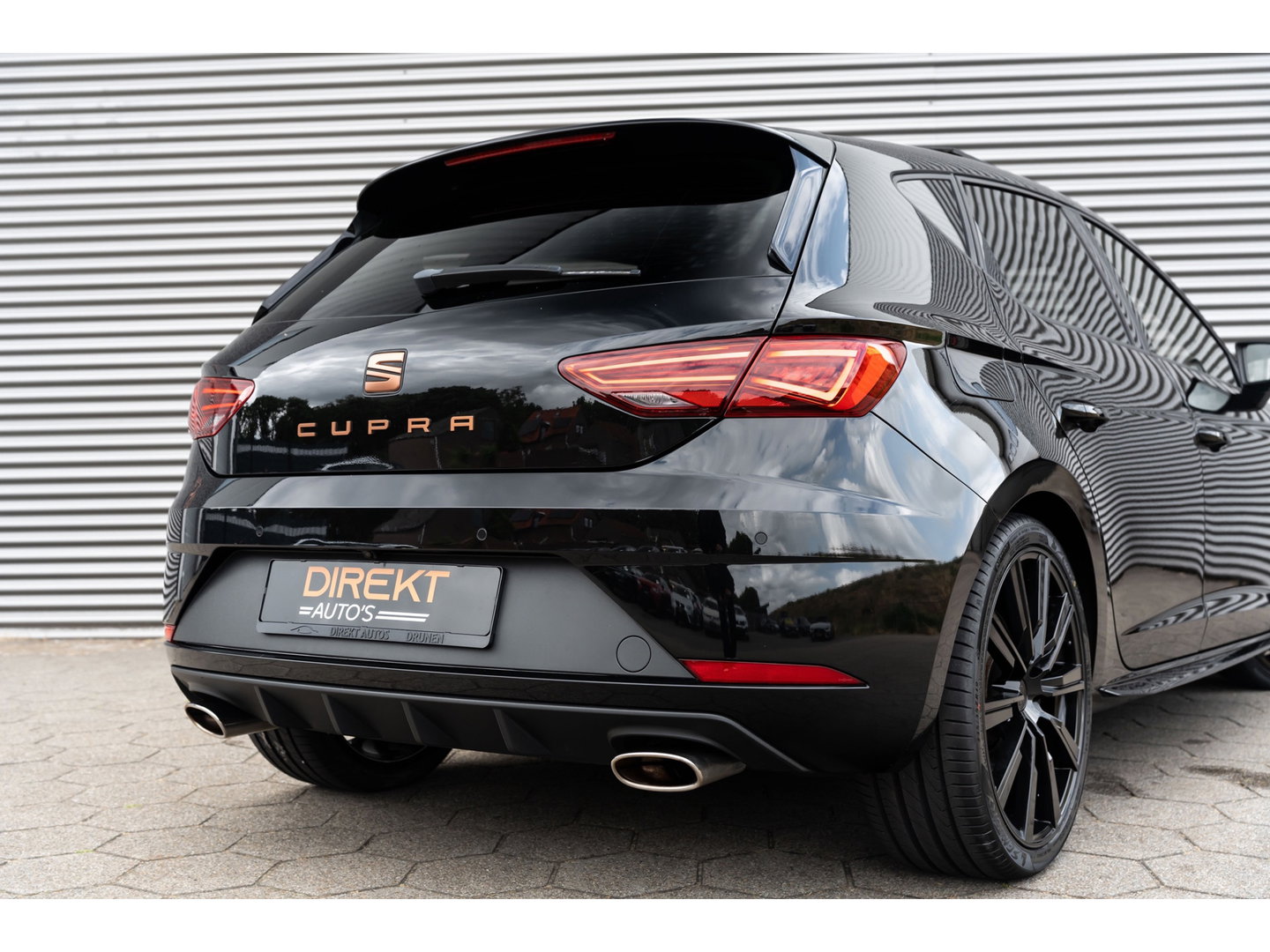 SEAT Leon 2.0 TSI CUPRA PERFORMANCE PANO BEATS BREMBO CAMERA