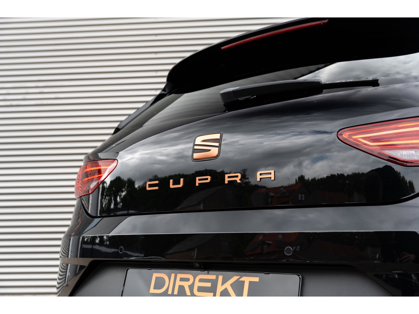 SEAT Leon 2.0 TSI CUPRA PERFORMANCE PANO BEATS BREMBO CAMERA