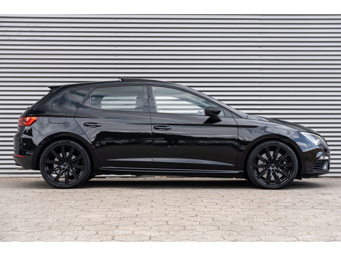 SEAT Leon 2.0 TSI CUPRA PERFORMANCE PANO BEATS BREMBO CAMERA