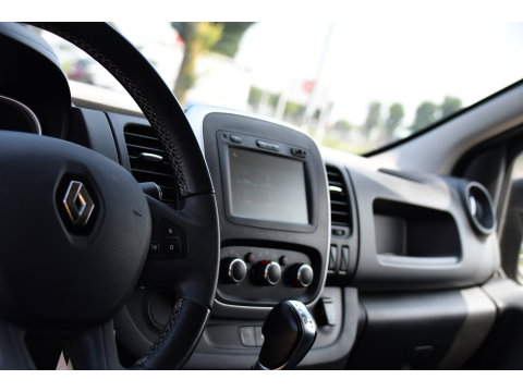 Renault Trafic 2.0 dCi 145 T29 L2H1 Black Edition Cruise, Sensoren, LED, 145pk, Multimedia, Automaat, Trekhaak, Betimmering, NAVI, Uniek!