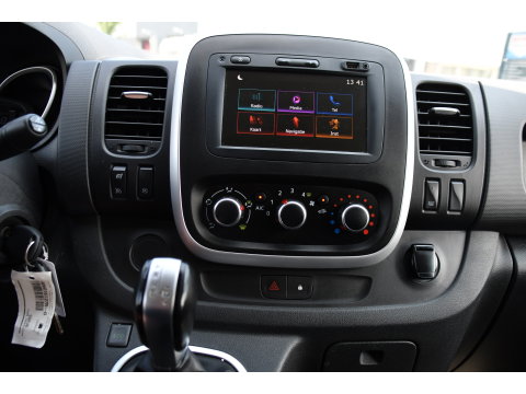 Renault Trafic 2.0 dCi 145 T29 L2H1 Black Edition Cruise, Sensoren, LED, 145pk, Multimedia, Automaat, Trekhaak, Betimmering, NAVI, Uniek!
