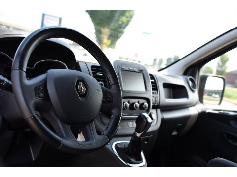 Renault Trafic 2.0 dCi 145 T29 L2H1 Black Edition Cruise, Sensoren, LED, 145pk, Multimedia, Automaat, Trekhaak, Betimmering, NAVI, Uniek!
